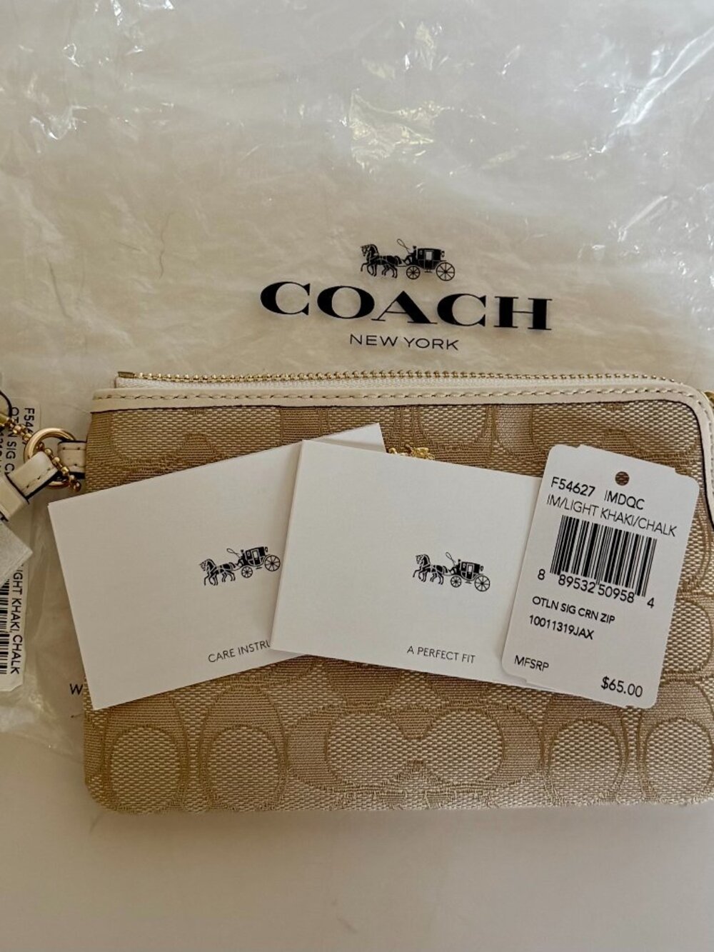 NWT Coach Corner Zip Wristlet, Style F54627 in Light Khaki